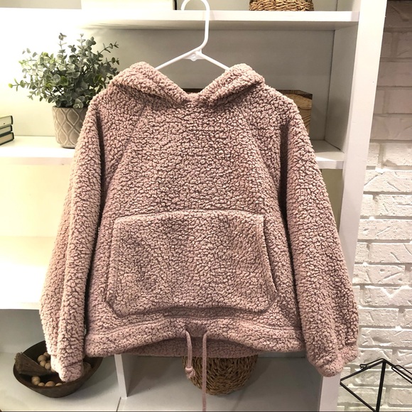 American Eagle Outfitters Sweaters - American Eagle Sherpa Cinched Hoodie.